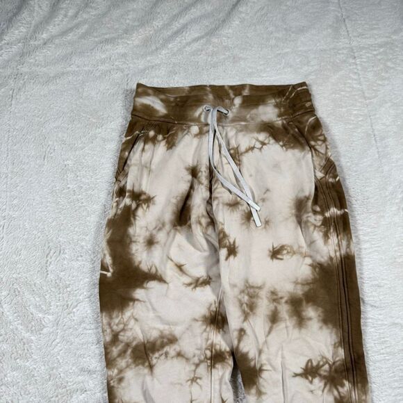 Lululemon Down Warm Jogger Athletic Pants Earth Dye Sand - Picture 4 of 8